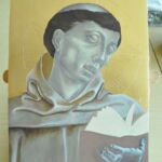 Ćwiczenia z malarstwa temperowego na desce z elementami złoceń. Praca studencka w trakcie nanoszenia temperowej warstwy malarskiej.